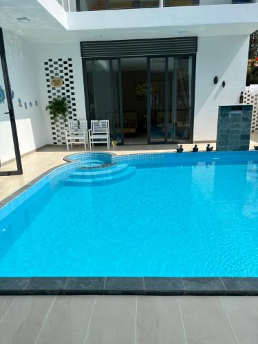 Villa Zenna Long Hải Mimosa 611 View Biển — 4-Star Luxury Hotel in Vung Tau, Vietnam