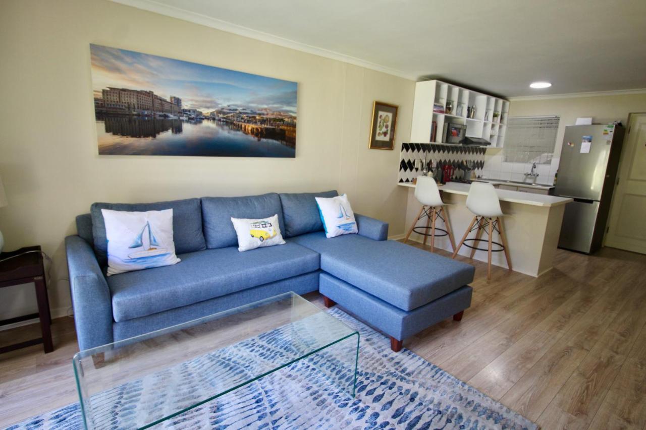 Tamboerskloof 2 Bed Apartment — 4-Star Luxury Hotel in Cape Town, South Africa
