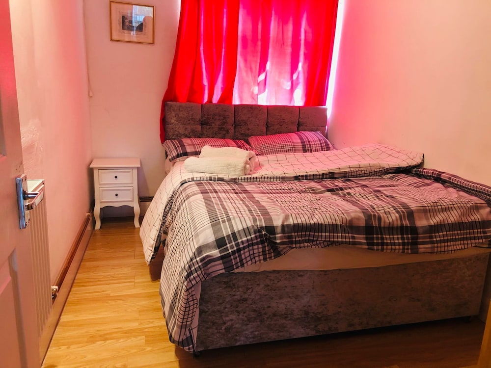 Economical 2BR Small Furnished Annex high Wycombe in High Wycombe, United Kingdom