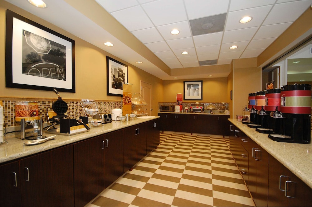 Hampton Inn Jackson Flowood MS - photo 36