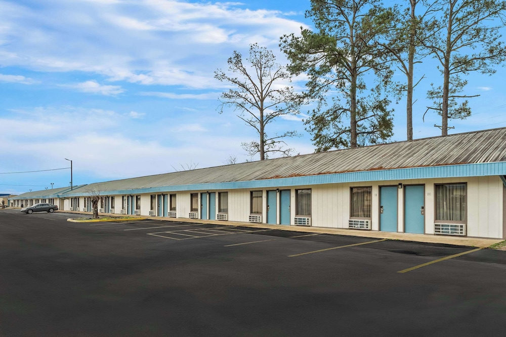 Rodeway Inn & Suites Brookhaven MS - photo 34