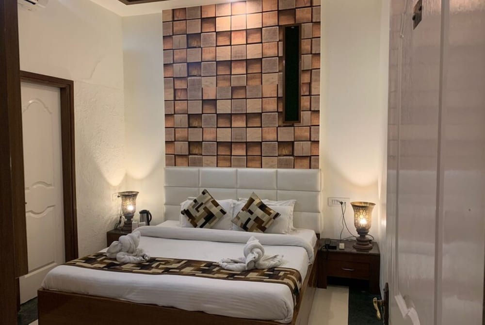 Goroomgo Namaskar Amritsar - last minute hotel in Amritsar