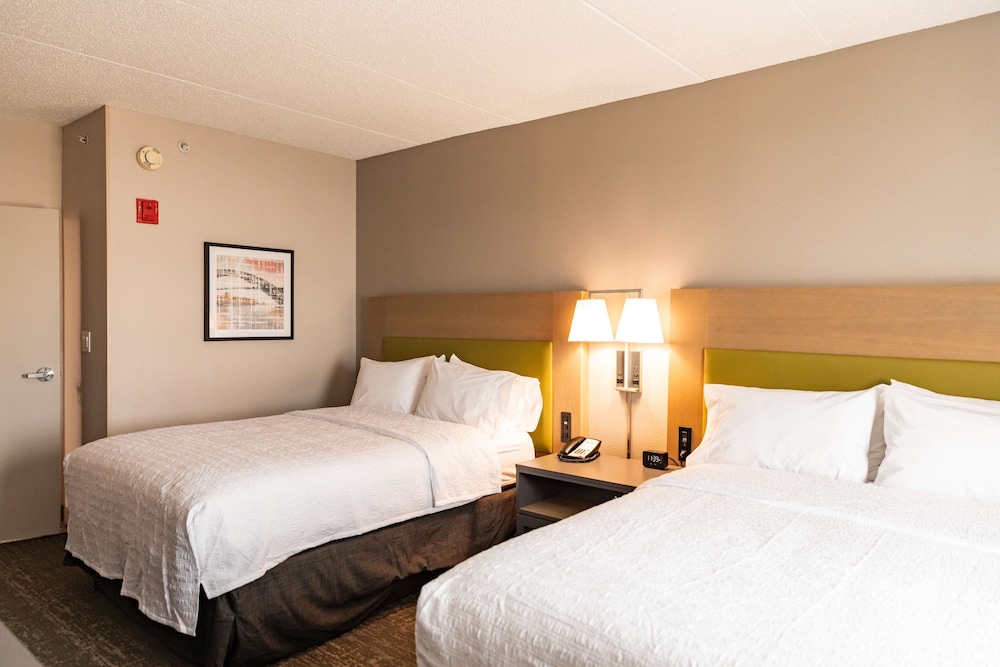 Hampton Inn & Suites Newark Airport Elizabeth - photo 24