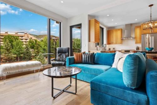 Riverfront Lodge 203 by East West Hospitality — 4-Star Luxury Hotel in Avon, United States