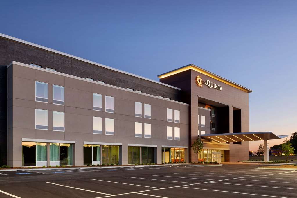 La Quinta Inn & Suites by Wyndham Braselton - photo 5