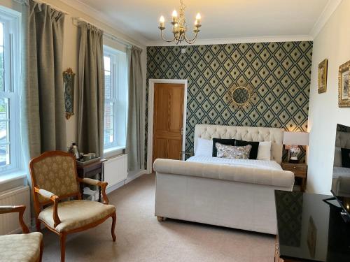The Broomsquire - carbon neutral hotel in Tadley