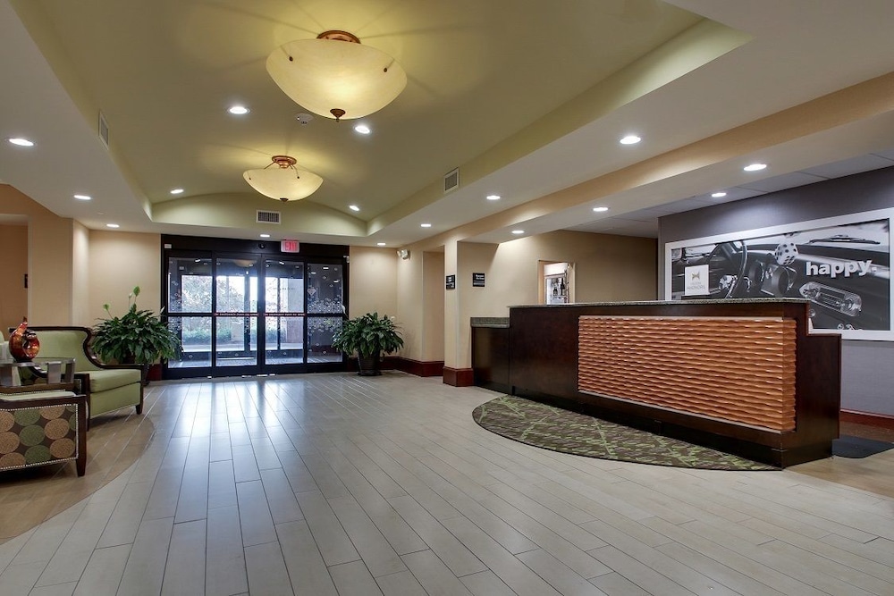 Hampton Inn & Suites Spartanburg I 26 Westgate Mall - photo 2