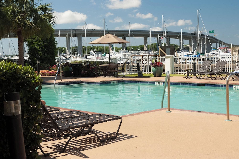 Courtyard Charleston Waterfront by Marriott - photo 35