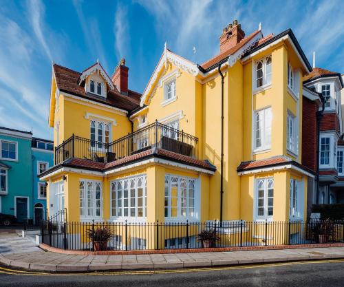 Ocean House Tenby — 4-Star Luxury Hotel in Tenby, United Kingdom