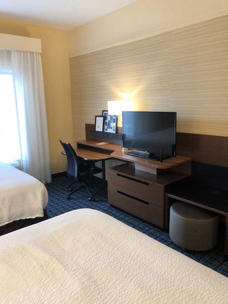 Fairfield Inn & Suites by Marriott Decorah - photo 11
