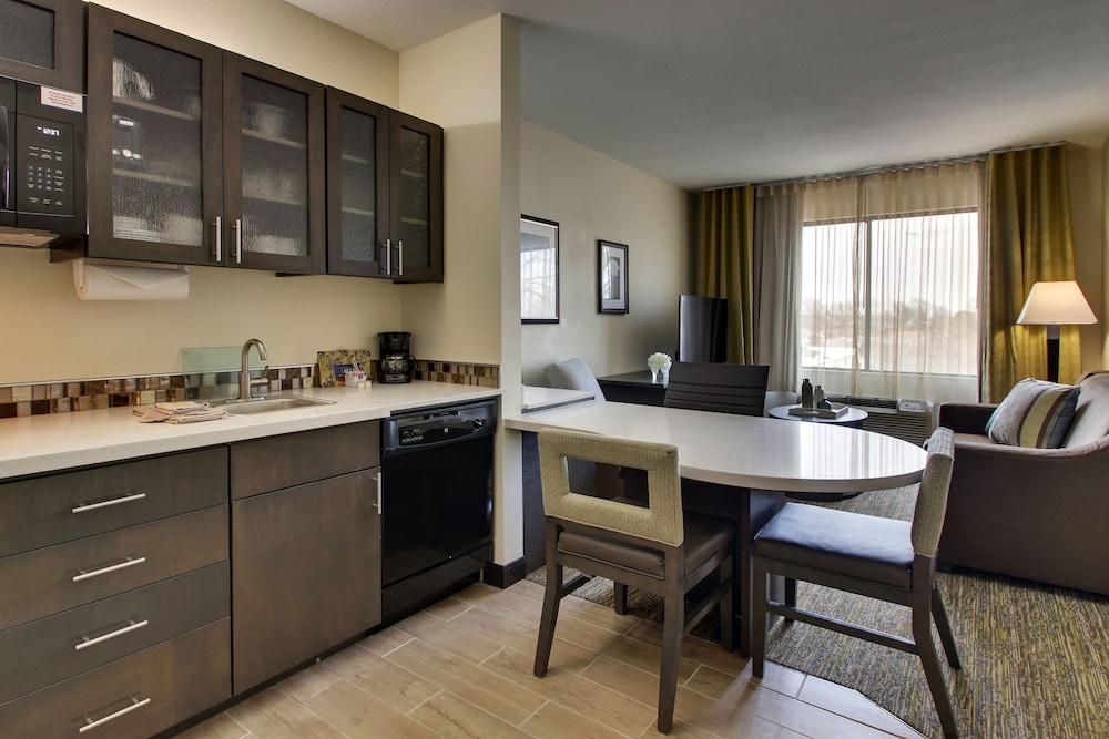 Candlewood Suites Wichita East by IHG - photo 19