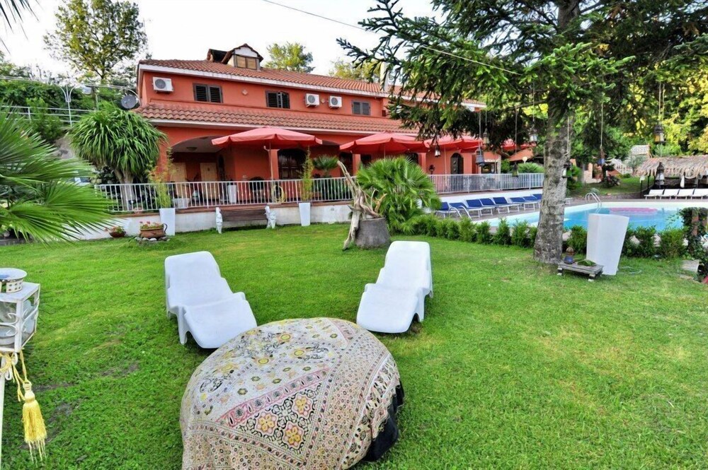 Villa Fernanda — 4-Star Luxury Hotel in Cava De Tirreni, Italy