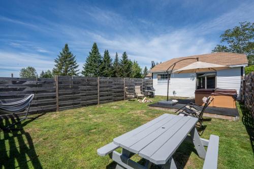Cheerful Cottage Close to Franconia Notch #4 — 4-Star Luxury Hotel in Carroll, United States