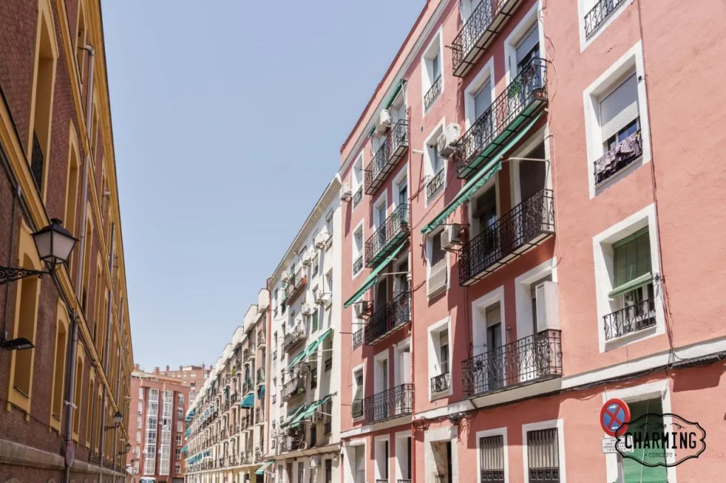 Delicias 2 Dormitorios Bien Comunicado — 4-Star Luxury Hotel in Madrid, Spain