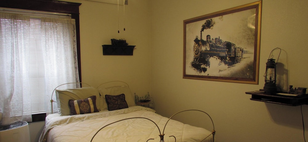 The Historic Argo Hotel — hotel in Crofton
