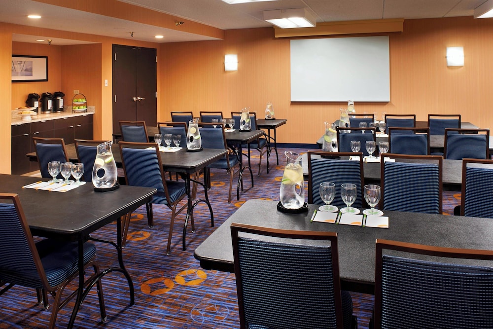 Courtyard by Marriott Chicago Arlington Heights South - photo 23
