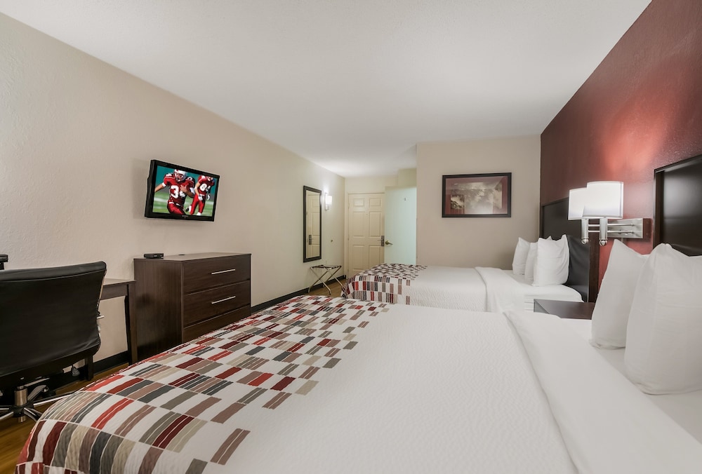 Red Roof Inn & Suites Knoxville East - photo 14