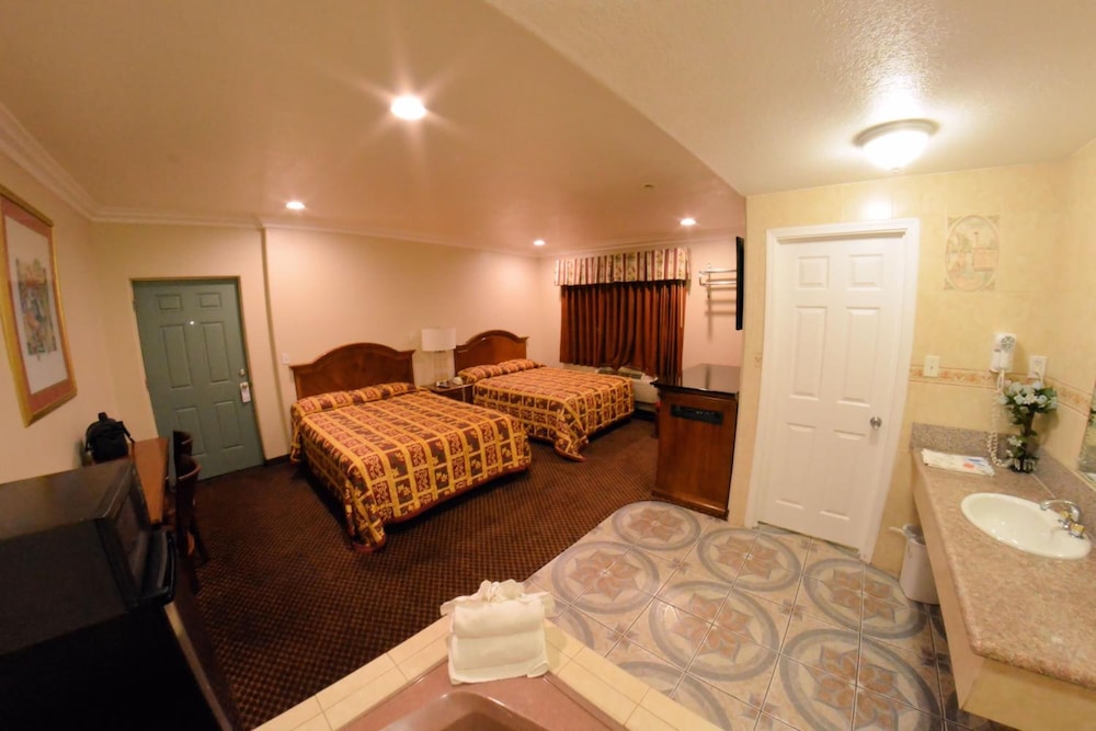 Palace Inn Oxnard - photo 27
