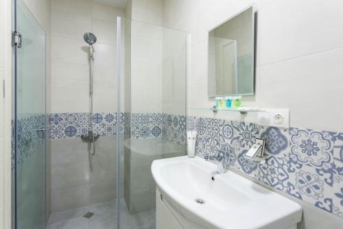 City Center Luxe Apartment