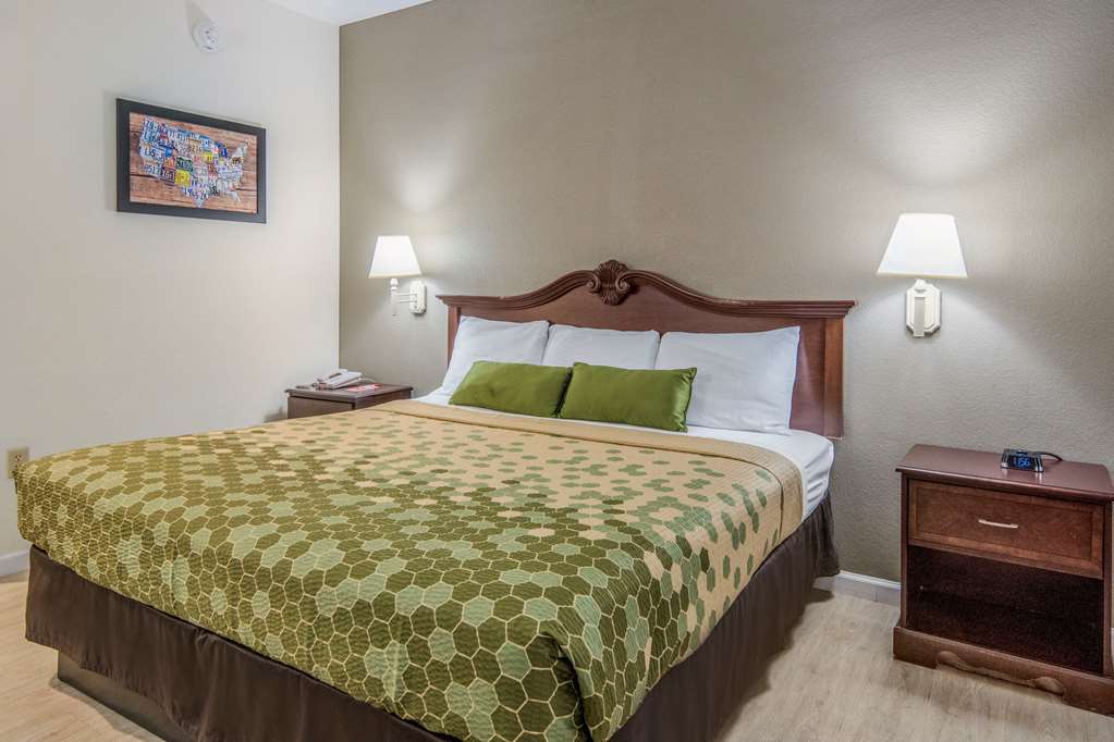 Econo Lodge Weatherford - photo 11