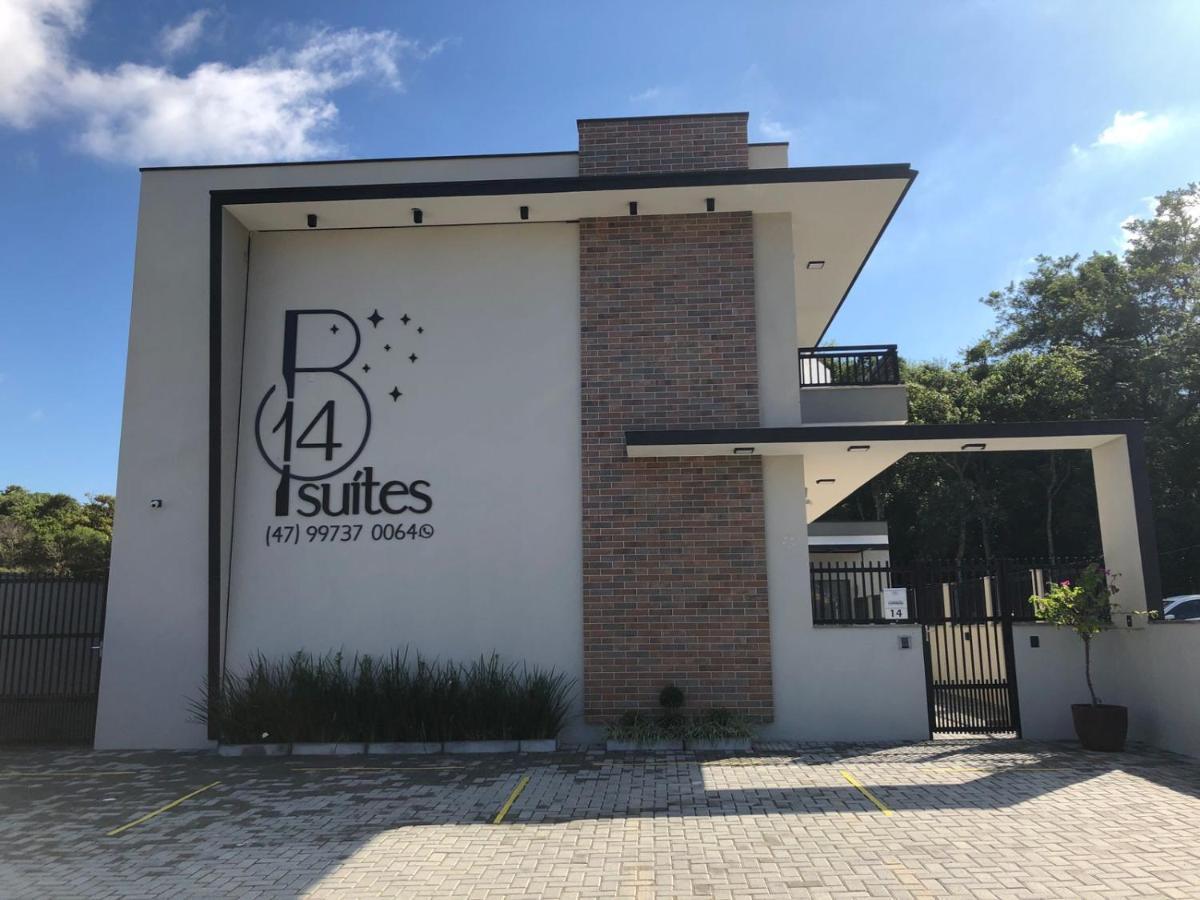 B14 Suítes in Penha, Brasil