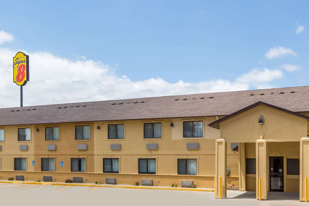 Super 8 by Wyndham Newton - featured photo