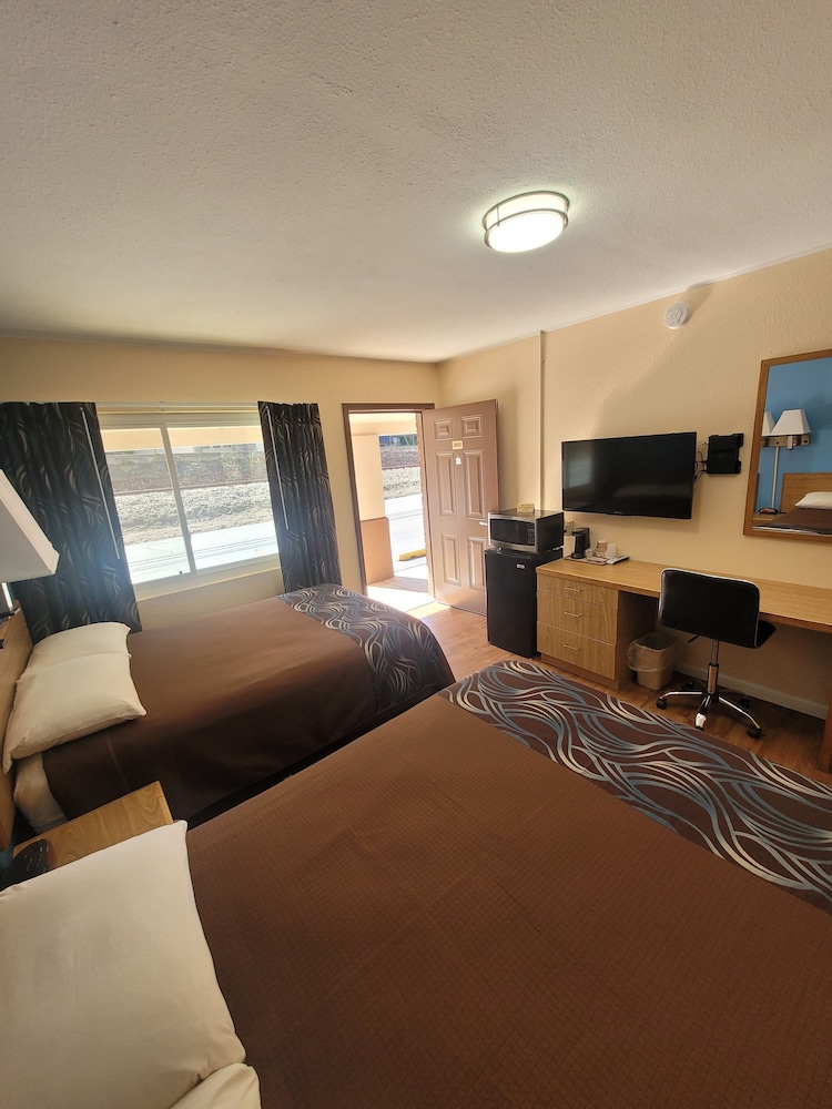 Economy Inn Sylva - photo 23