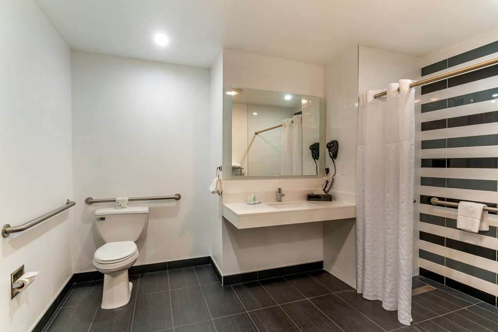 Quality Inn & Suites Vacaville - photo 9