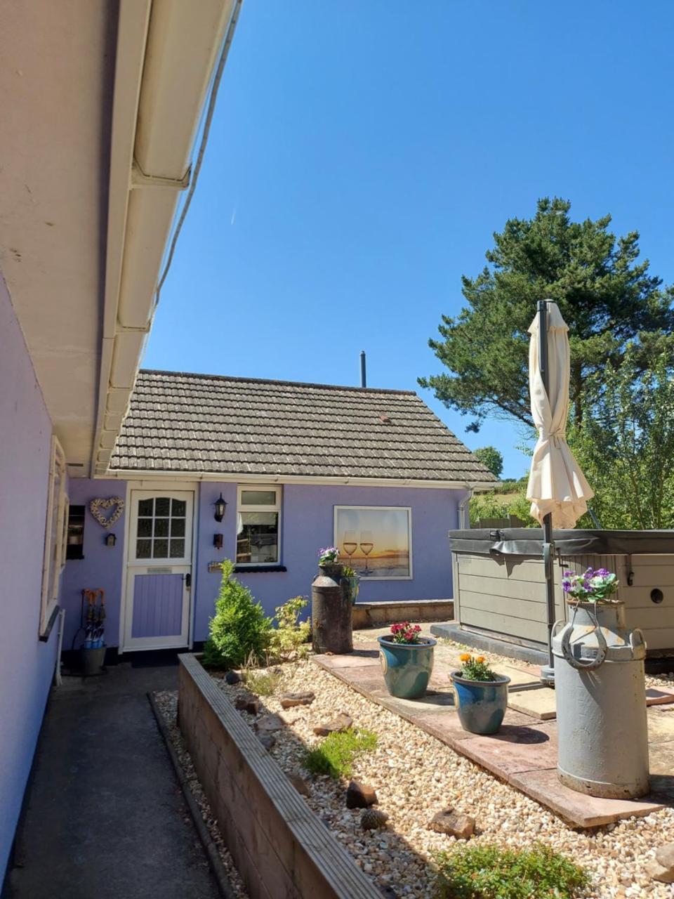Hot Tub Hideaway - last minute hotel in Hemyock