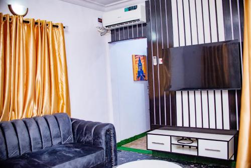 Homely 1 Bed Apt With 24hrs Power & Fast Internet — 4-Star Luxury Hotel in Lagos, Nigeria