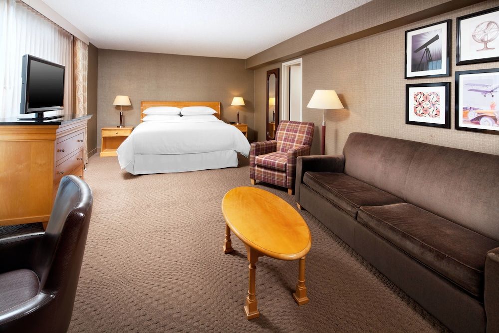 Sheraton Cleveland Airport Hotel - photo 16