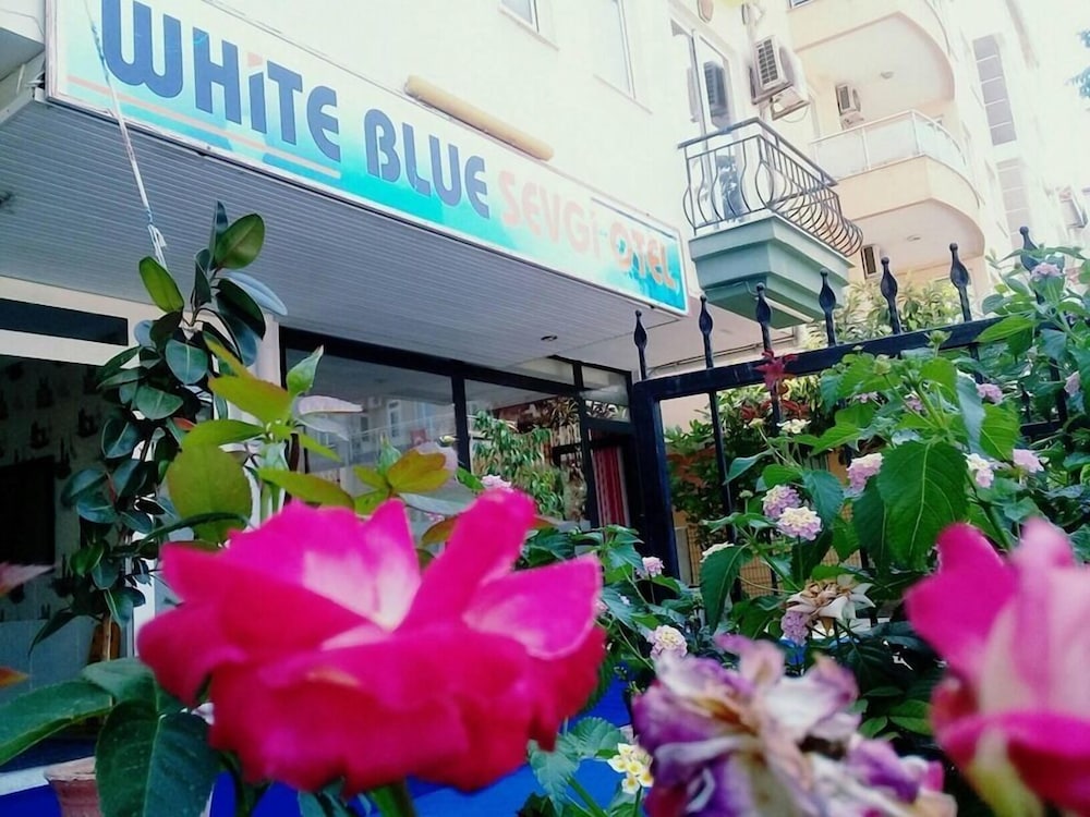 White Cat Sevgi Otel - last minute hotel in Antalya