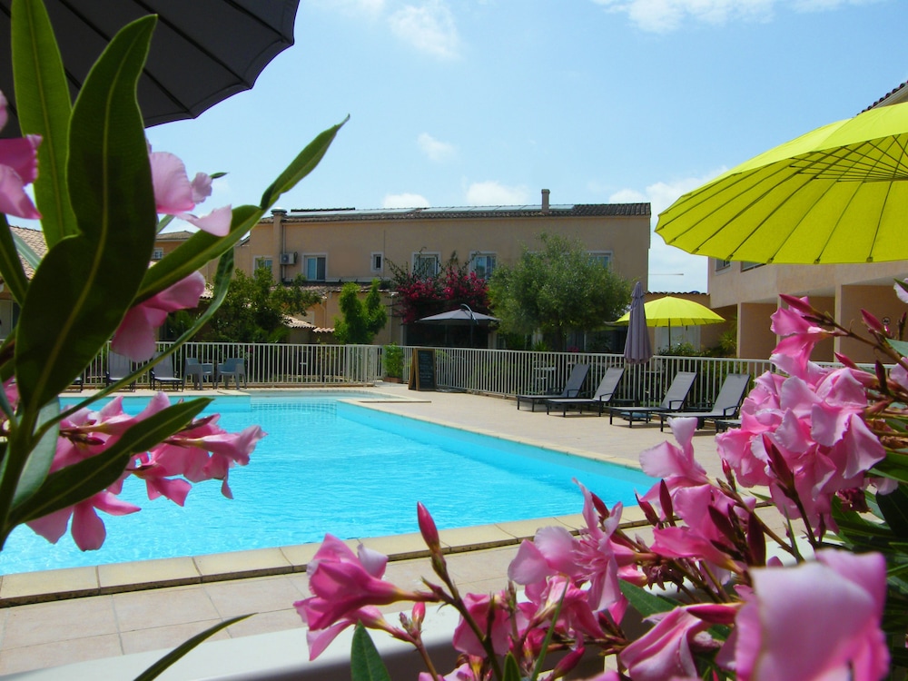 Hôtel Restaurant L' Empereur — hotel in Aleria