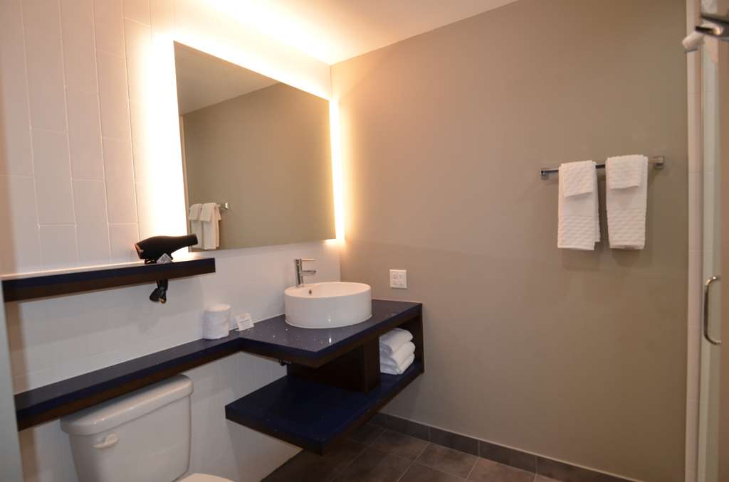 GLō Best Western Enid OK Downtown Convention Center Hotel - photo 18