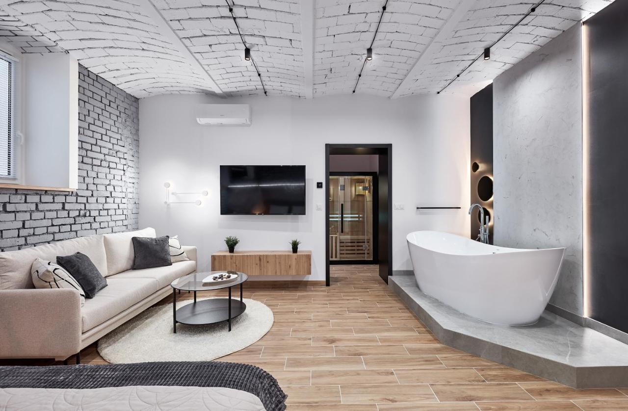 Długa 18 Apartament Premium z wanną i sauną — 4-Star Luxury Hotel in Poznan, Poland