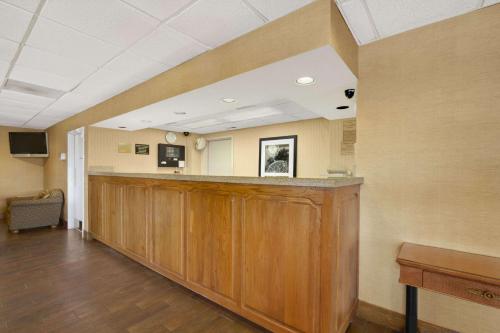 Super 8 by Wyndham Oxford - photo 26