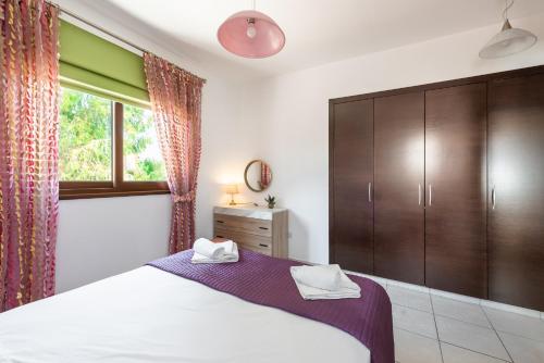Sea Front Oceanus H3 by Ezoria Villas