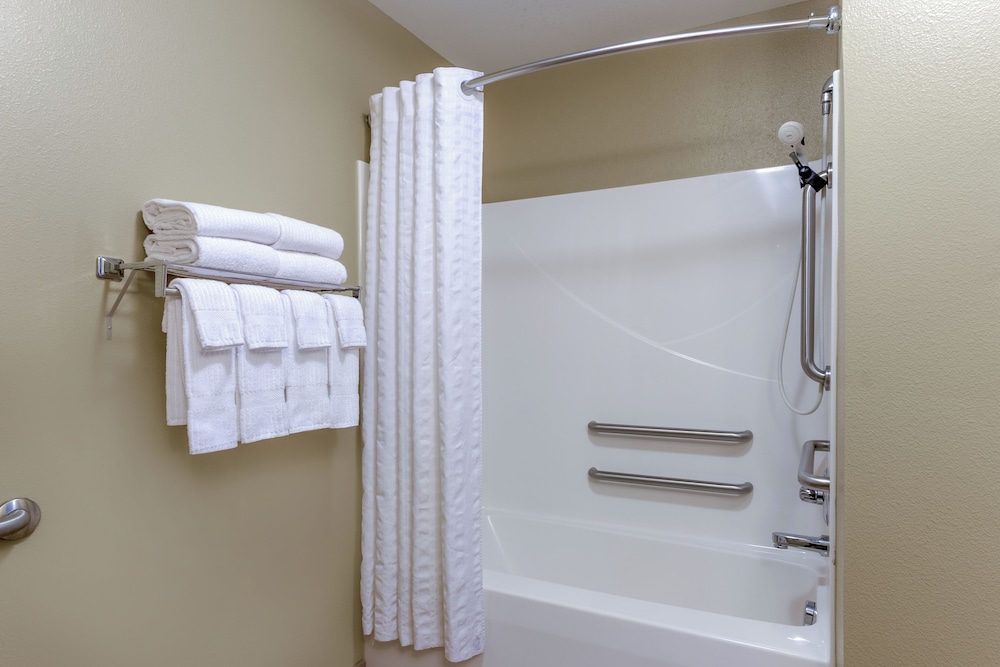 Candlewood Suites Minot by IHG - photo 28