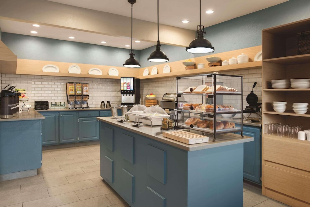Country Inn & Suites by Radisson Indianapolis South IN - photo 23