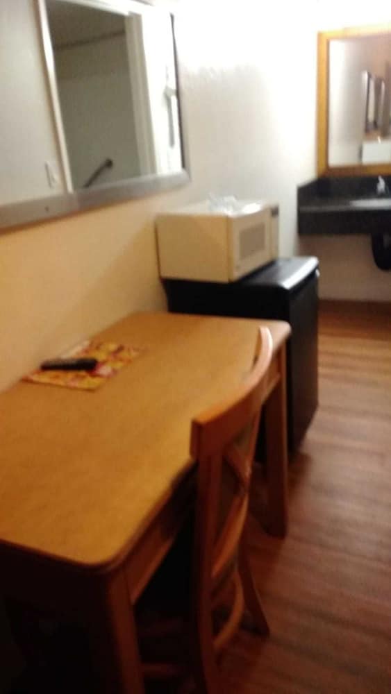 Flamingo Inn Long Beach - photo 26