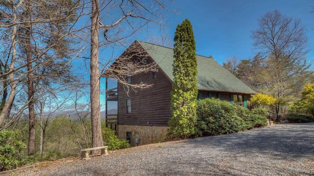 Cabin Fever — 4-Star Luxury Hotel in Morganton, United States