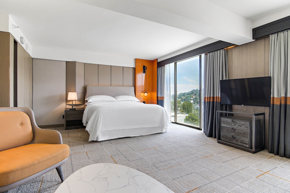 Sheraton Universal Hotel - photo 26