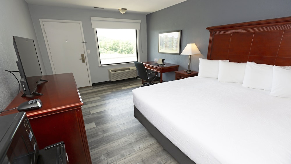 Sunrise Inn Williamstown - photo 16