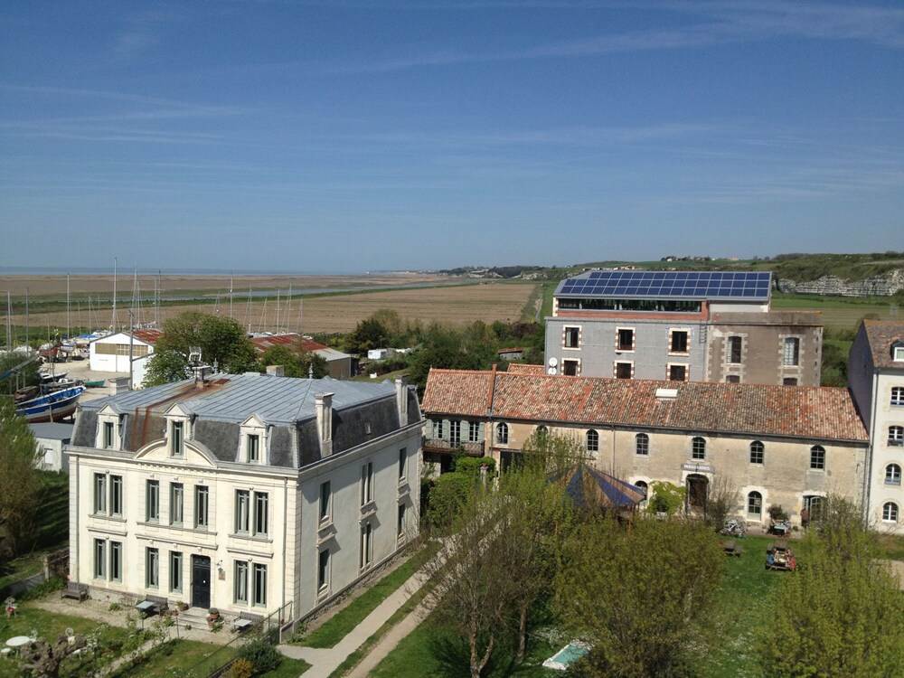 Le Domaine du Meunier in Mortagne-Sur-Gironde, France