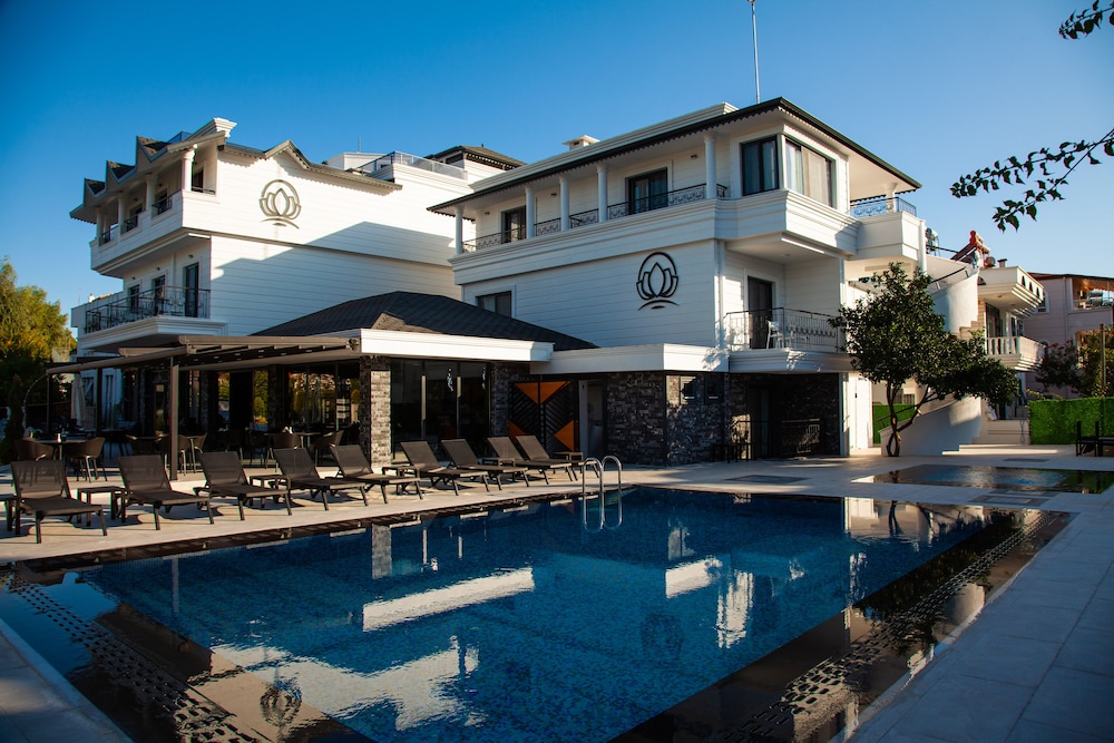 Edem Flowers Hotel in Kemer, Turkey