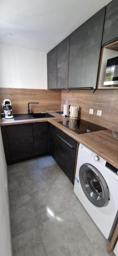 Studio Cap D’agde Avec Piscine Tennis Entierement Renove in Cap Dagde, France