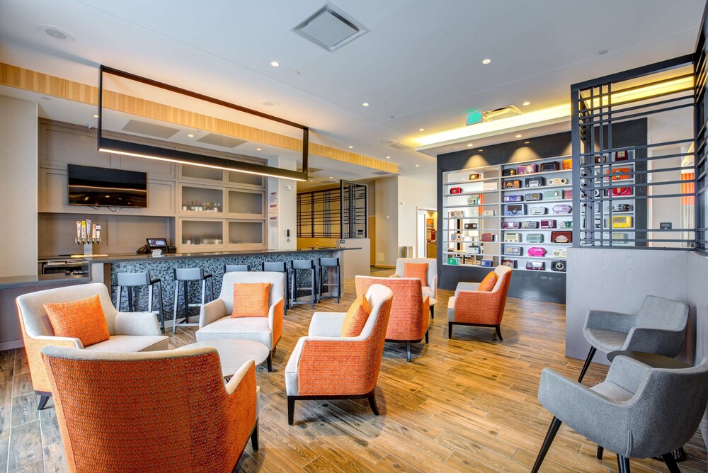 Hampton Inn & Suites Boston Waltham - photo 39