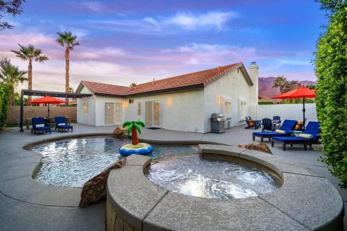NEW The Blue Cactus Pool Spa Game Room in Palm Springs, United States