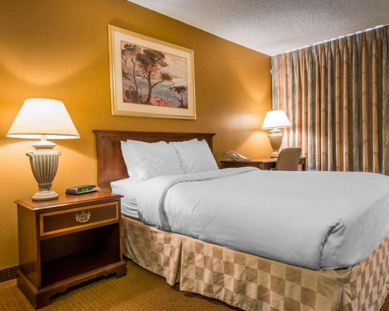 Clarion Inn And Events Center Pueblo North - photo 13