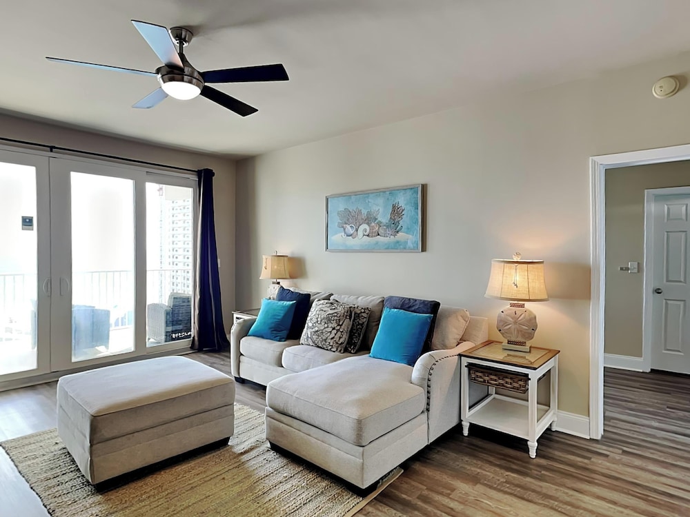 Laketown Wharf #1126 by Resort Collection in Panama City Beach, United States